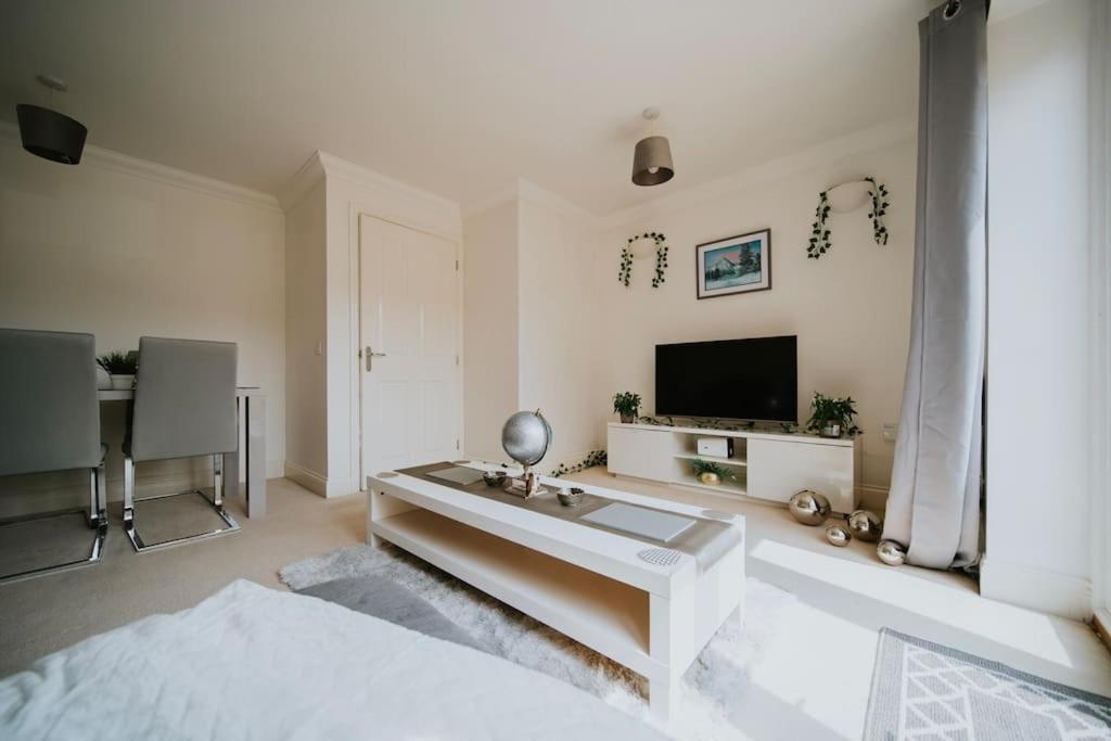 Linen Cottage- Parking, Leds, 4K Tvs, 5G Wifi And More! Bath Eksteriør billede