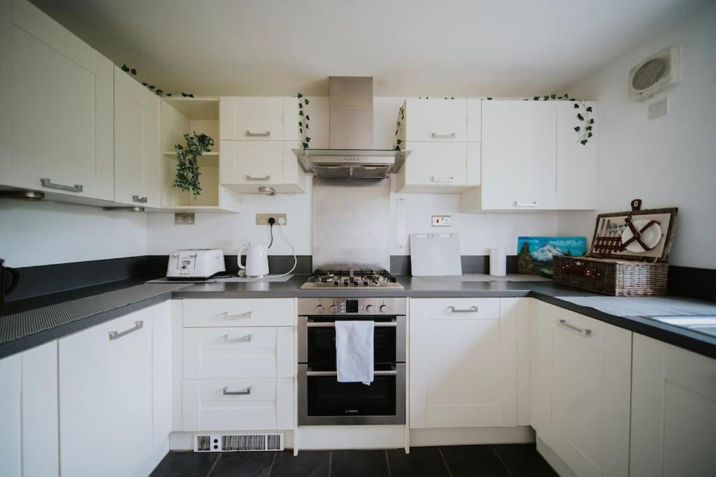 Linen Cottage- Parking, Leds, 4K Tvs, 5G Wifi And More! Bath Eksteriør billede