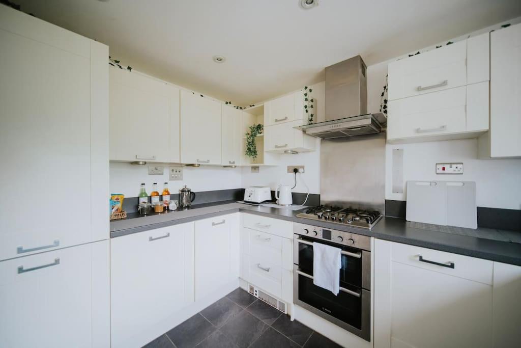 Linen Cottage- Parking, Leds, 4K Tvs, 5G Wifi And More! Bath Eksteriør billede