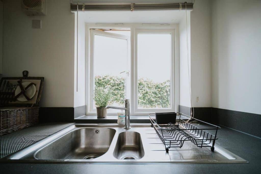 Linen Cottage- Parking, Leds, 4K Tvs, 5G Wifi And More! Bath Eksteriør billede